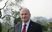 Куренков передал в подарок Ким Чен Ыну уникальный огнетушитель