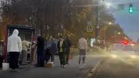 Mercedes врезался в торговый павильон в Нижнем Новгороде, пострадали трое