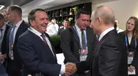 Немецкие политики осудили Шрёдера за поездку в Москву и встречу с Путиным