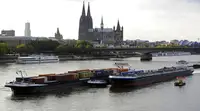 Dutch News: нидерландский круизный лайнер застрял посреди реки в Кёльне