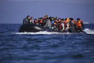 Во Франции спасли 82 мигранта при попытке пересечь Ла-Манш
