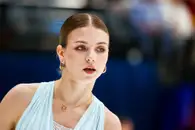 Трусова и другие фигуристы с опозданием вылетели в Россию из Алма-Аты