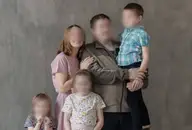 Показывала «дружную семью»: Петербурженка залила сыну уксус в рот и бросила его в озере