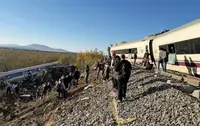 Два пассажирских поезда столкнулись в Испании: много жертв и пострадавших
