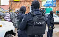 ТАСС: в Петербурге в районе Сенного рынка проходит рейд против мигрантов-нелегалов