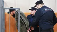 Срок вместо орденов // Бывший подполковник Константин Фролов приговорен к 21 году строгого режима
