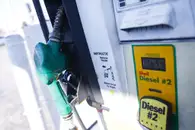 В США цена дизеля взлетела до рекордных $6,4 за галлон