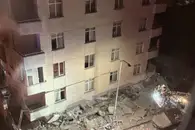 В Стамбуле обрушились три этажа семиэтажного дома, из-под завалов спасли ребёнка
