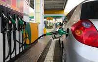 Бензин и дизель в РФ подешевели в среднем на пять копеек