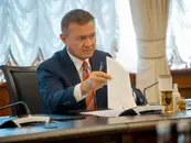Наследство с тяжёлым шлейфом: «Теслу» покойного Старовойта не могут продать уже целый год