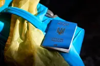 Украинским мужчинам уже 6 дней не выдают паспорта в Европе под предлогом сбоя