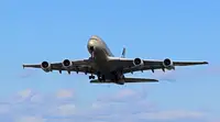 Вылетевший из Сантьяго лайнер Airbus подал сигнал о ЧС у берегов Чили