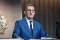 Премьер Эстонии призвал разбомбить заводы в РФ за сделку с США по дизелю