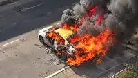 Две машины загорелись в Ульяновске во время переливания бензина