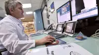 Деньги приходят и уходят в ОМС // Минздрав разъяснил сокращение бюджета федерального проекта по борьбе с раком