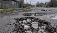 «Дорога челюстей»: Зубной техник из Брянской области нашёл необычный способ борьбы с ямами