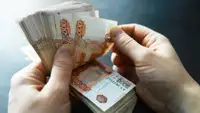 Выяснилось, на какие цели чаще всего откладывают деньги жители России