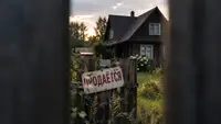 «Коттеджное рабство»: Сотни дачников Подмосковья рискуют потерять участки из-за старой схемы