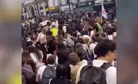 Участники протестов в Париже хором спели «Катюшу» на французском