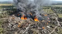 Пылает вместе с БПЛА: Российские бойцы разнесли крупный распределительный узел ВСУ «Микуличи»