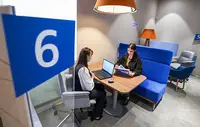 ВТБ: сбережения россиян в банках с начала года выросли на 2%