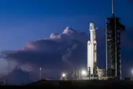 Тройную ракету Falcon Heavy с уже летавшими ускорителями вывели на старт: SpaceX готовится запустить телескоп Nancy Grace Roman