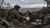 Ефрейтор Призрак две недели ухаживал за раненным товарищем на передовой