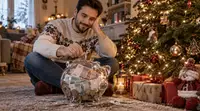 До 64 тысяч к курантам: Сколько можно накопить к Новому году, откладывая по 10% зарплаты