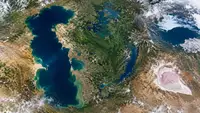 Роскосмос показал пять знаменитых озёр России из космоса