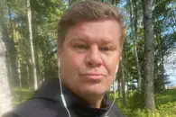 Губерниев показал фото со свадьбы сына и рассказал о фамилии невестки