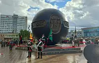 В Омске реконструировали памятник-шар, который "пытался покинуть Омск"