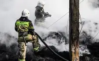 Пламя охватило 9 тыс. «квадратов» склада в Ростовской области