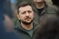 «Боится собственного народа»: 15 броневиков и реанимобиль Зеленского выдали его панический страх