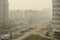 Новый пожар начался на складе у Бучи — чёрный дым окутал город