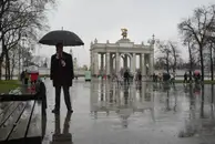 Москва попала под удар циклона: Спутники Роскосмоса показали над столицей гигантский вихрь
