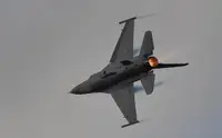 Румыния засекла воздушные цели у границы и подняла истребители F-16