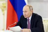 Лимаренко доложил Путину о подготовке терминала в аэропорту Южно-Сахалинска