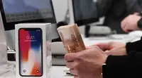 Аналитик предсказал снижение цен на электронику и одежду