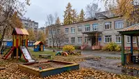 В Братске воспитательница швырнула ребёнка на землю и попала на видео