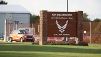Двое граждан Латвии арестованы по подозрению в проникновении на британскую авиабазу