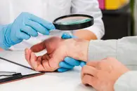 Красные пятна и проблемы с ЖКТ: Туристы из России жалуются на инфекции в Китае