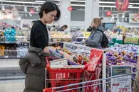Продукты пошли на снижение: Во сколько россиянам обойдётся минимальная корзина на месяц