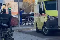 Работника SPAR увезли в больницу прямо с мясорубкой, в которой застряла рука