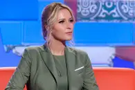 Лантратова взяла на контроль ситуацию с закрытием роддома в Петербурге