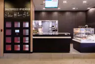 «Вкусно — и точка» начала тестировать выдачу заказов через постаматы внутри ресторанов