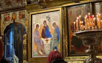 В лавре разместили копию «Троицы» Рублева на время обследования витрины