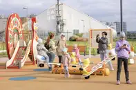 Детскую площадку в стиле Дымковской игрушки открыли в Екатеринбурге