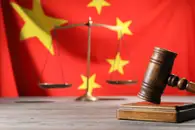 Автора сатирических скульптур Мао Цзэдуна приговорили к 3 годам тюрьмы в Китае