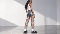 Голый зад за сотни тысяч: Vetements заменил половину джинсов прозрачным пластиком