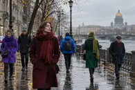 Не прятаться, а укутаться: Фэшн-эксперт назвала четыре цвета против осенней хандры